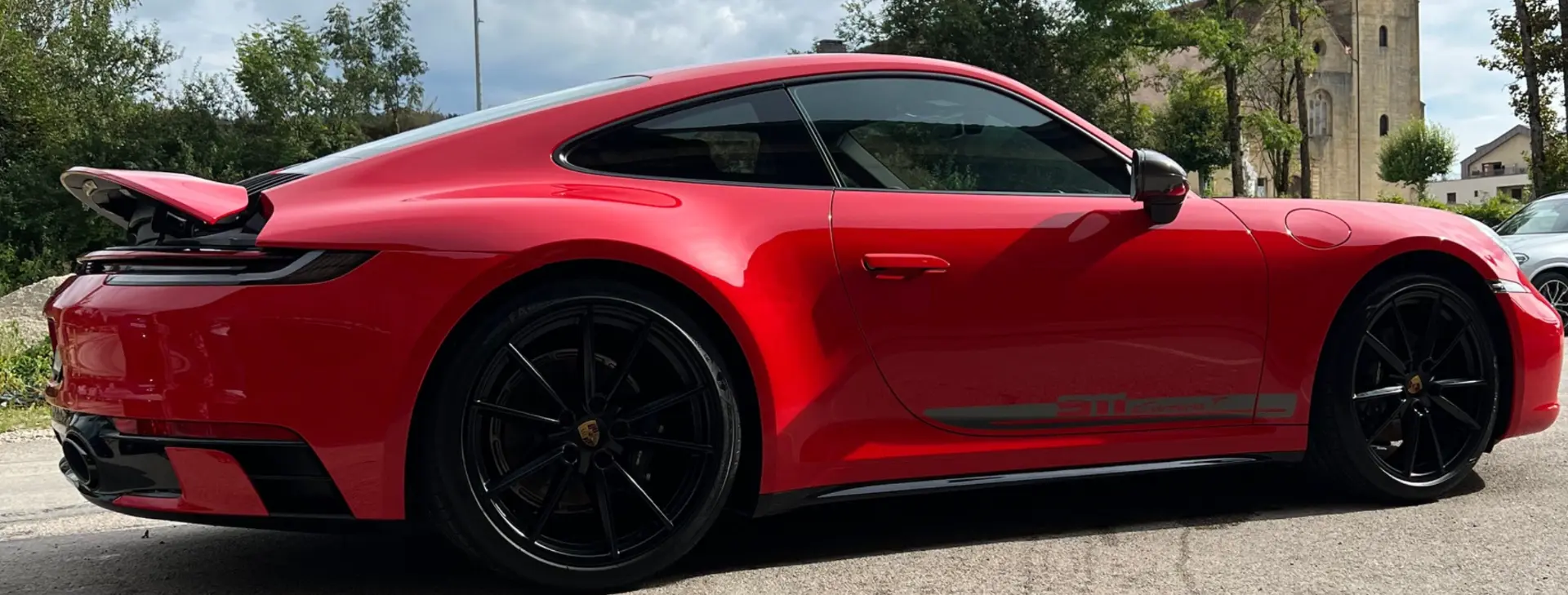 Porsche 911 rouge après detailing par DCM Morteau